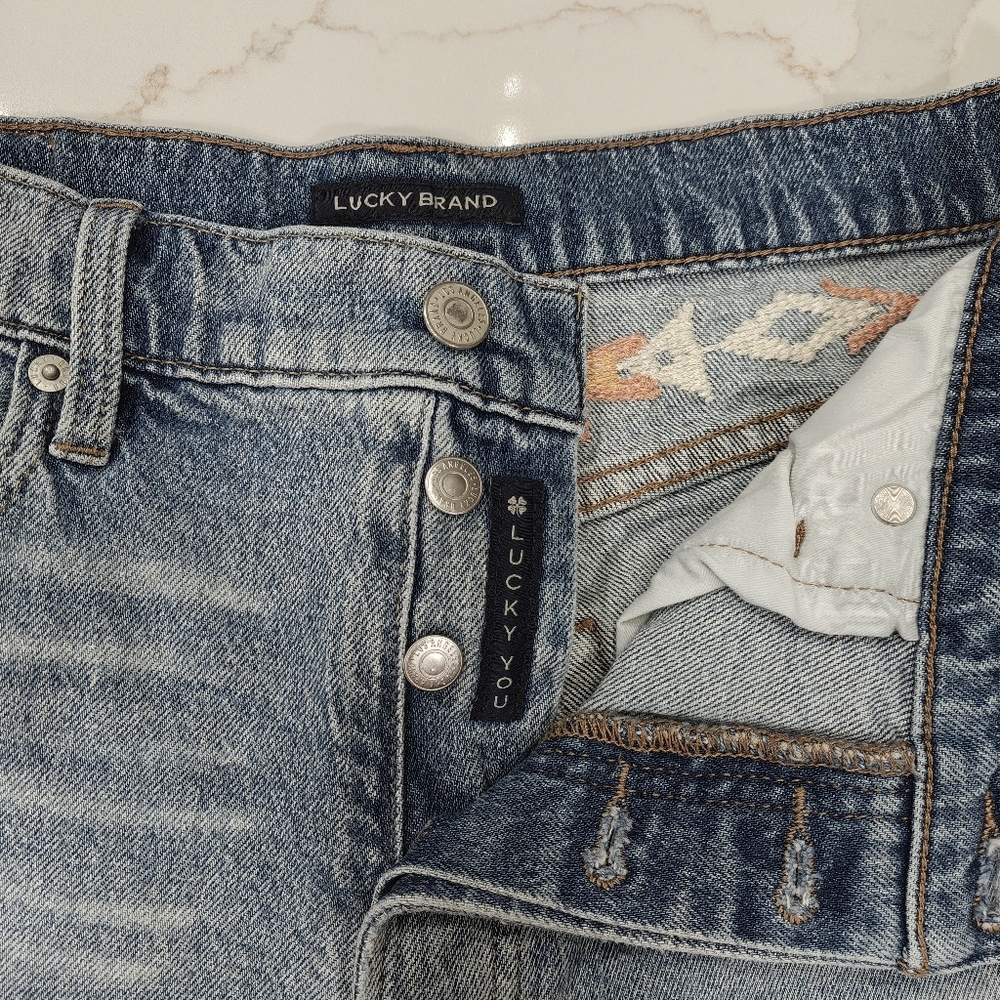 Lucky Brand~Womens Drew High Rise Mom Jeans~Western Aztec Embroidery~Blue~10/30 - Picture 2 of 12